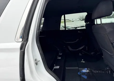 2018 Chevrolet Tahoe Police из США, поврежденный, VIN 1GNLCDEC3JR226956